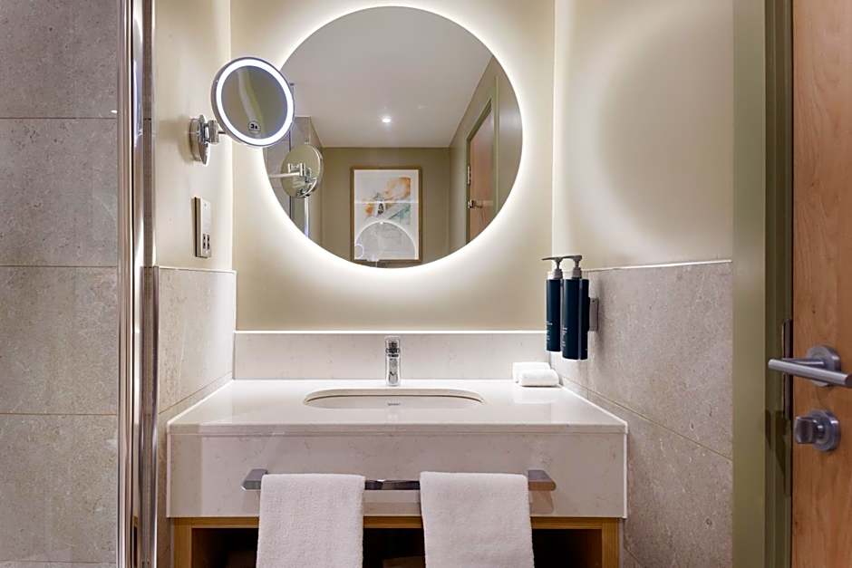 DoubleTree by Hilton Bristol North