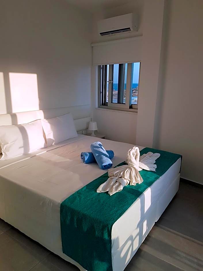 Christopher's Sandy Beach Suites