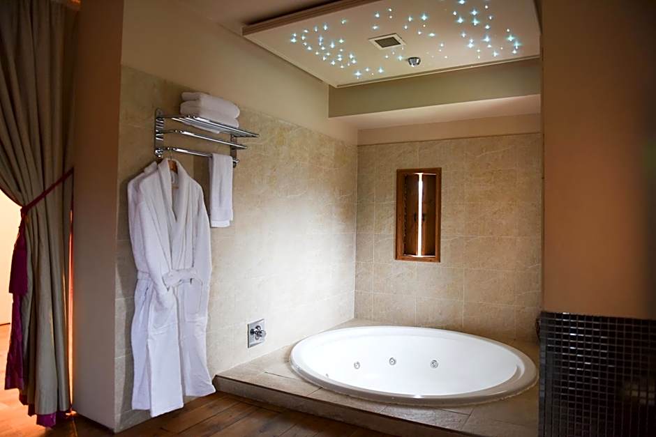 Glenskirlie Castle Hotel