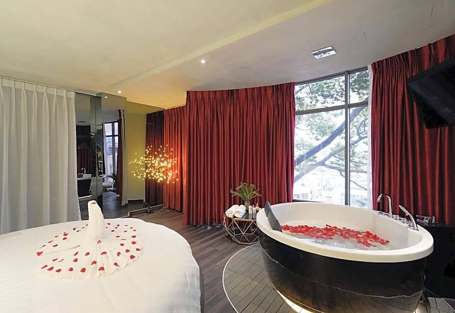 Bonita Signature BTX Hotel 