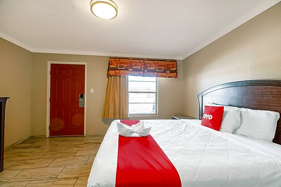 OYO Hotel Beeville -US 181