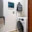 Frida's Artsy Condo with own mural, outdoor tub & rooftop pool