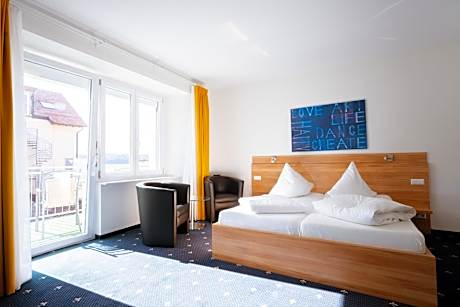 Double Room With Balcony and Partial Lake View
