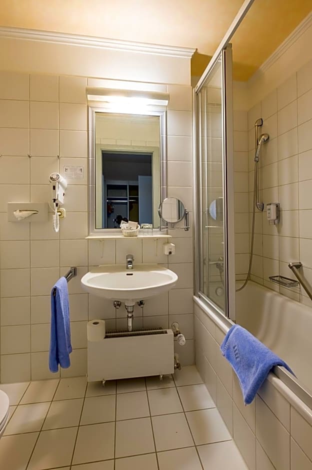 Hotel Gautinger Hof - Ruhig im Fünf-Seen-Land nahe S-Bahn und München