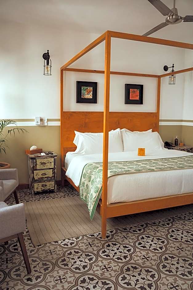 Clandestino Hotel Pila Seca