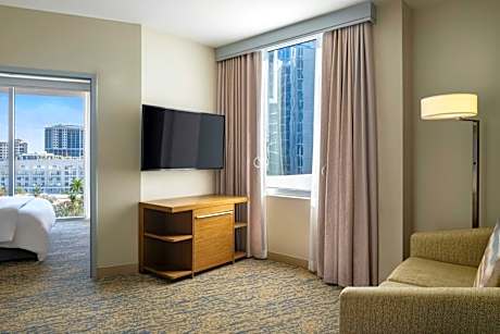 Executive Suite, 1 Bedroom Studio Suite, 1 King, City view