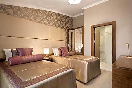 Presidential Suite with One Queen Bed and Twin Beds - Sea View - Non-Smoking