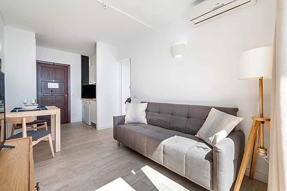 Orange Colom - Seaside Apartments