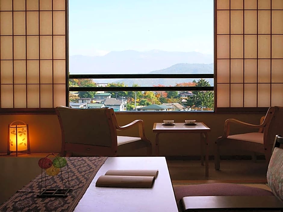 Kaminoyama Onsen Hanaakari no Yado Tsukinoike