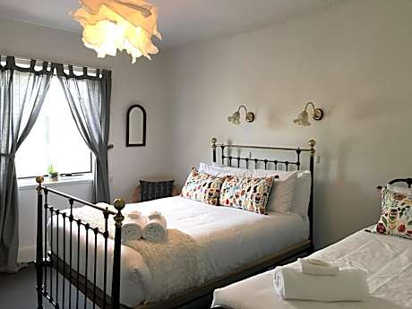 Standard Double or Twin Room with Shared Bathroom