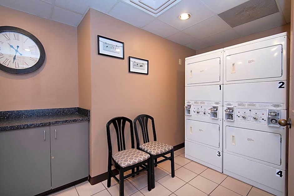 Guest Inn & Suites - Midtown Medical Center