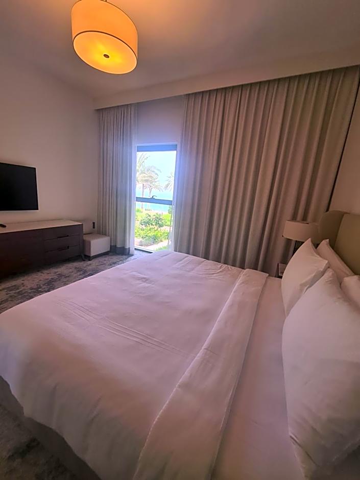 Luxury sea view Apartment In Address Hotel Fujairah
