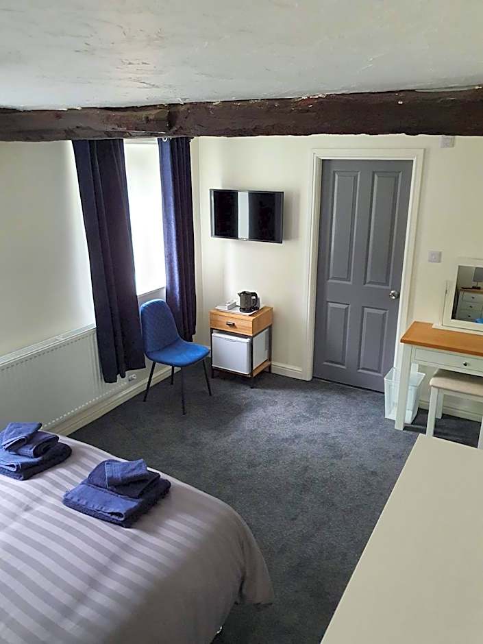 Red Lion Rooms - Self Check In