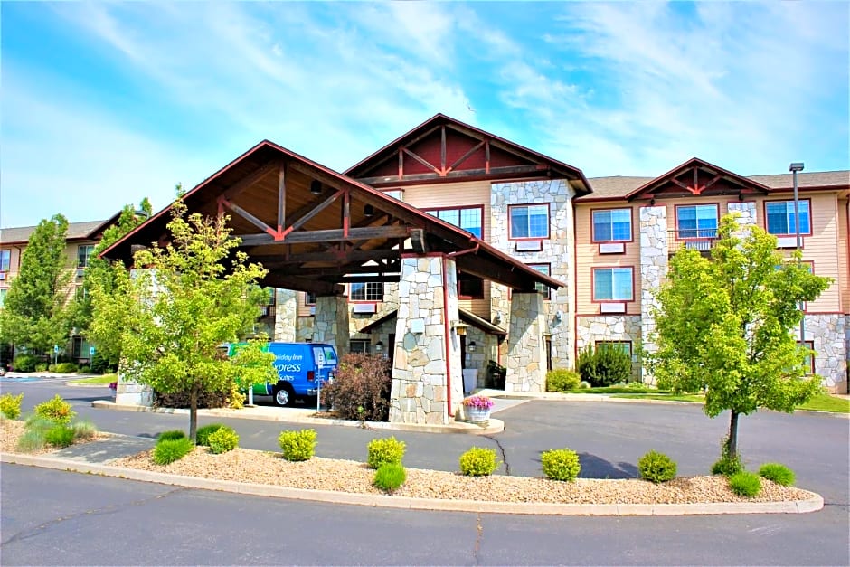 Holiday Inn Express & Suites Cheney, an IHG Hotel