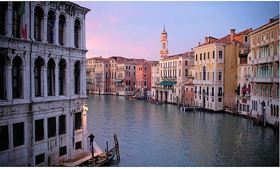 Guest House Train Station