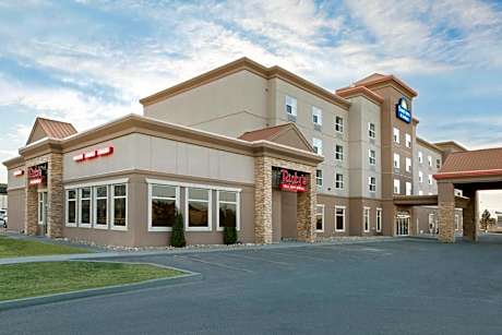Days Inn & Suites by Wyndham Edmonton Airport