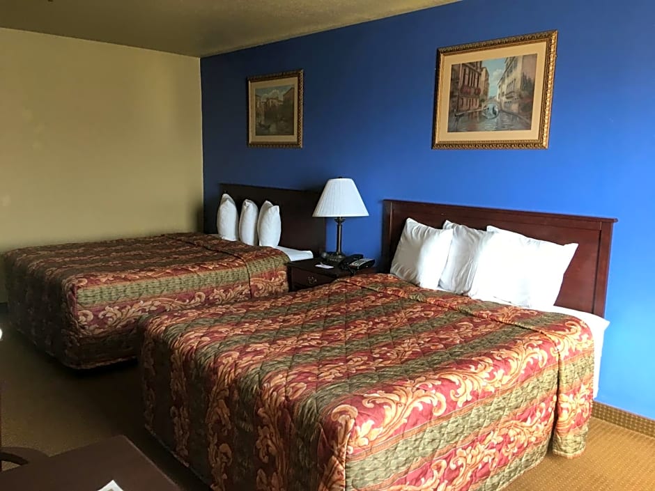 Econo Lodge Inn & Suites