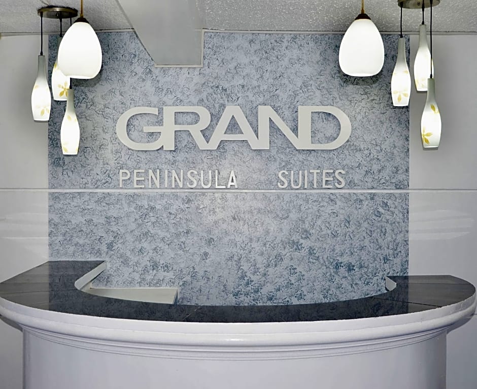 Grand Peninsula Suites