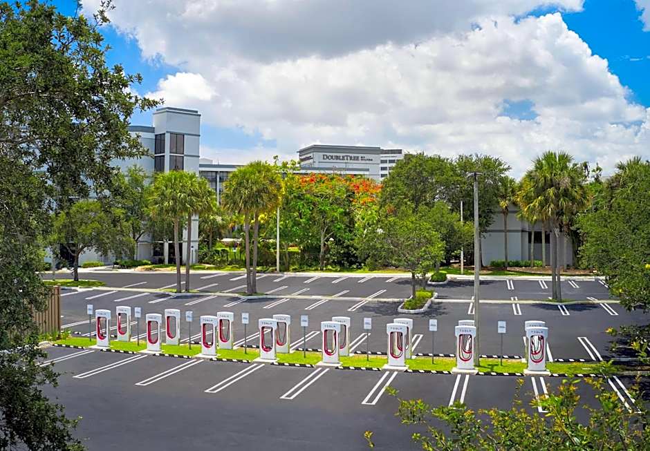DoubleTree Hilton Hotel Exec Meeting Center Palm Beach Gardens