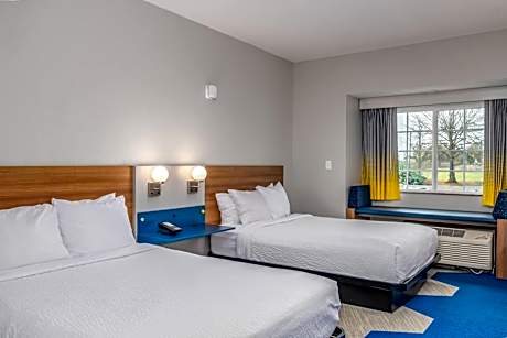 Deluxe Queen Room with Two Queen Beds - Disability Access - Non-Smoking