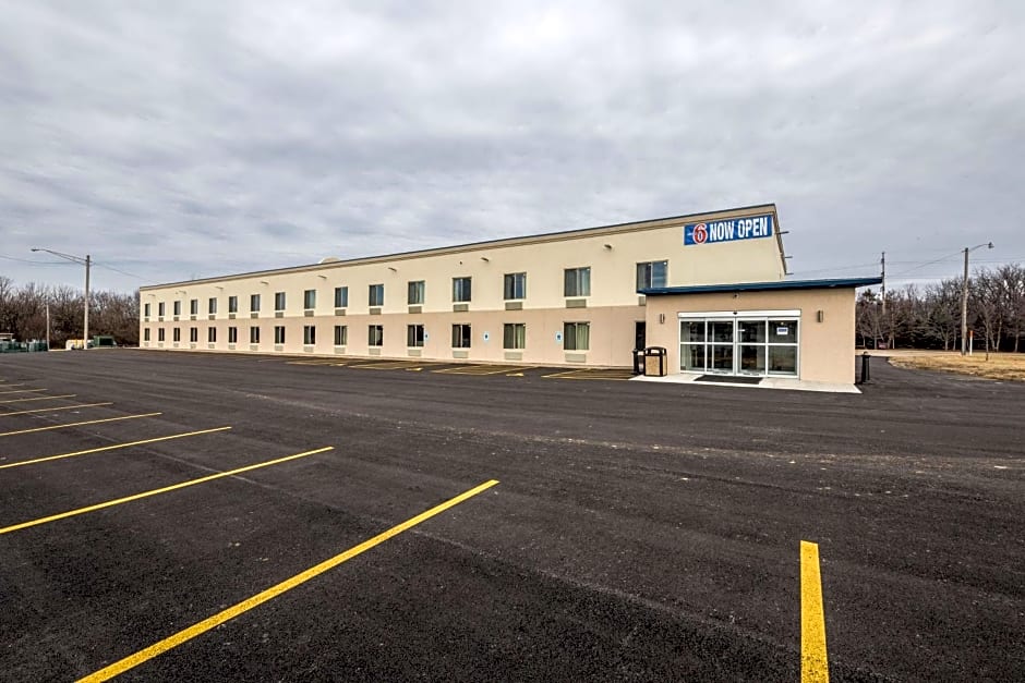 Motel 6 Peoria, IL