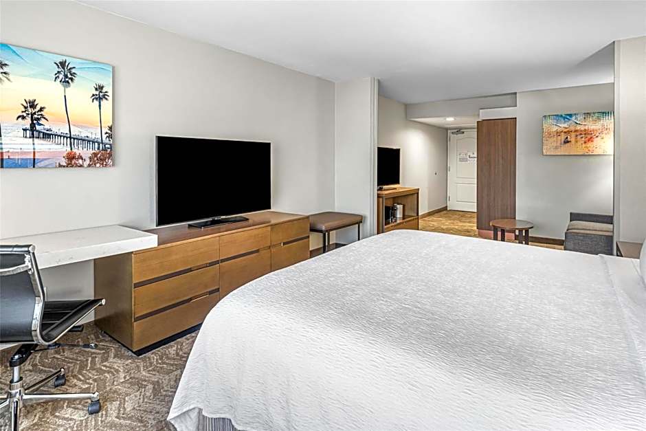 Best Western Valencia/Six Flags Inn & Suites