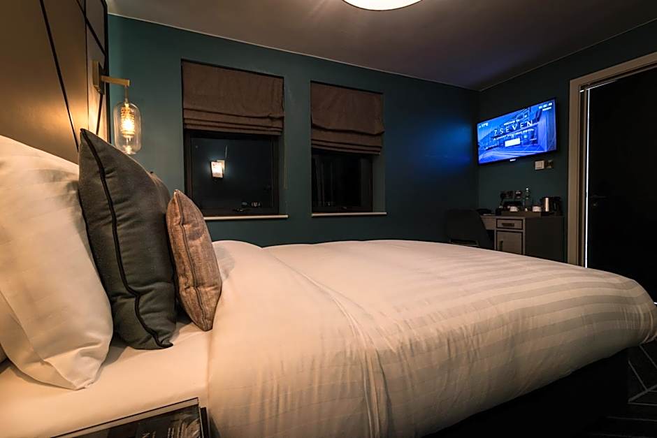 Seven Hotel