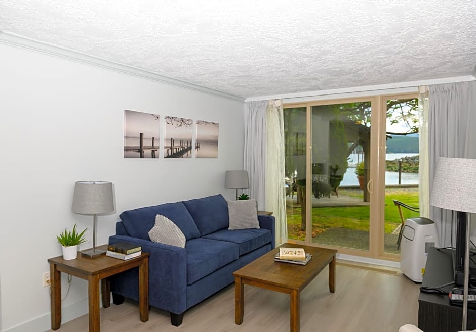 Oceanfront Suites At Cowichan Bay