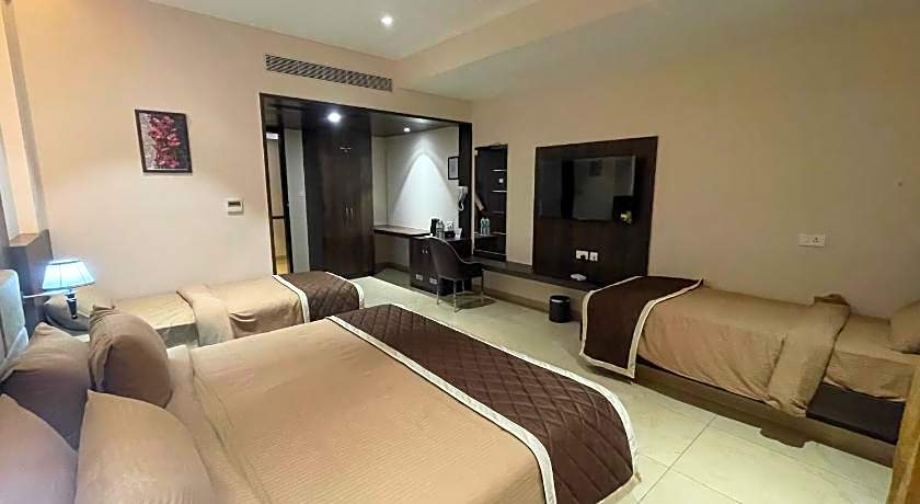 HOTEL VAHINI GRAND