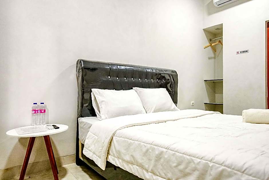 Rudi Rooms near Stasiun Cikarang Mitra RedDoorz