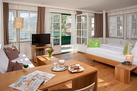 Double Room with Lake View and Balcony