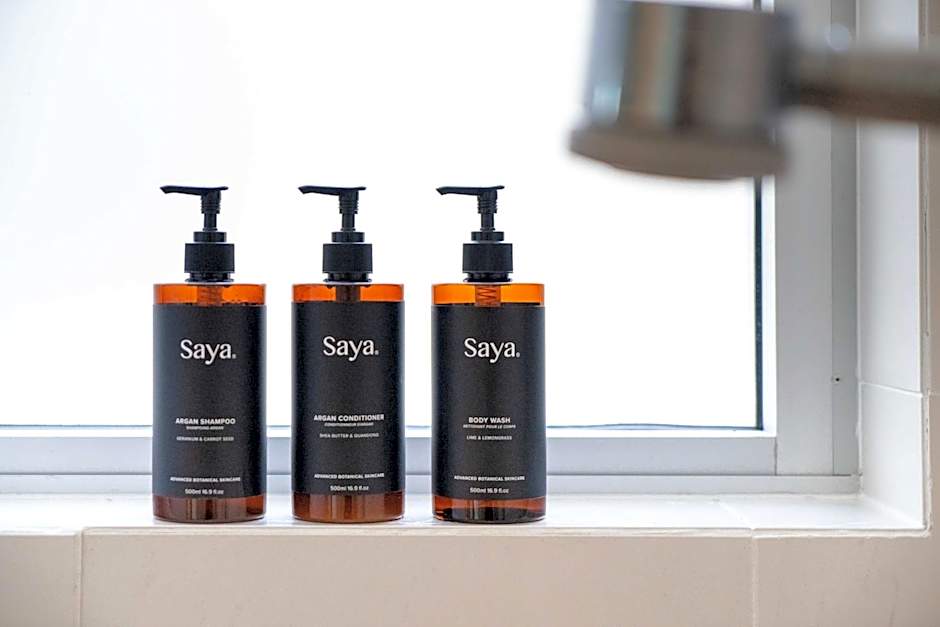 Absolute Beachfront Marcoola - Private Pool - Private Spa Bath - Games