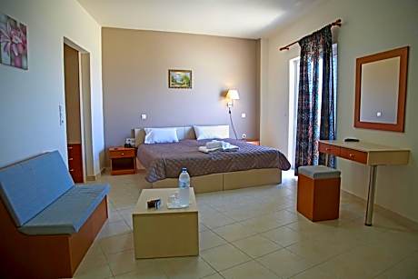 Studio with Sea View (2 Adults)