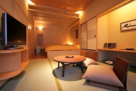 Deluxe Room with Tatami Area and Open-Air Bath