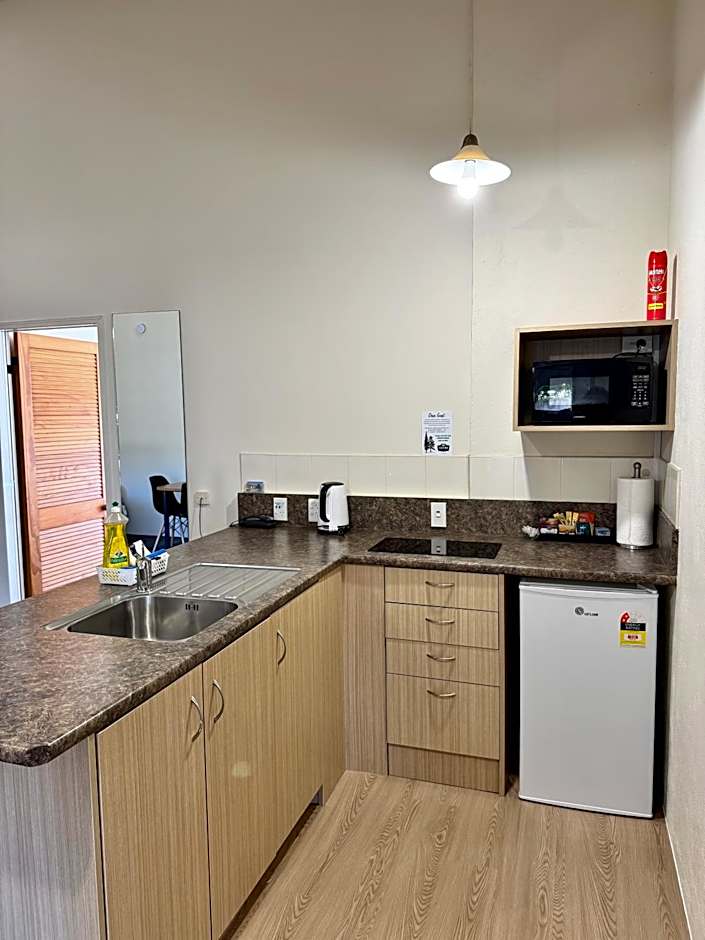 Captains Quarters Motor Inn