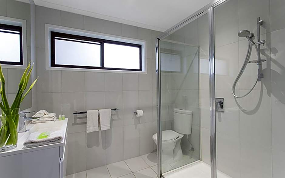 Best Western Colonial Village Motel