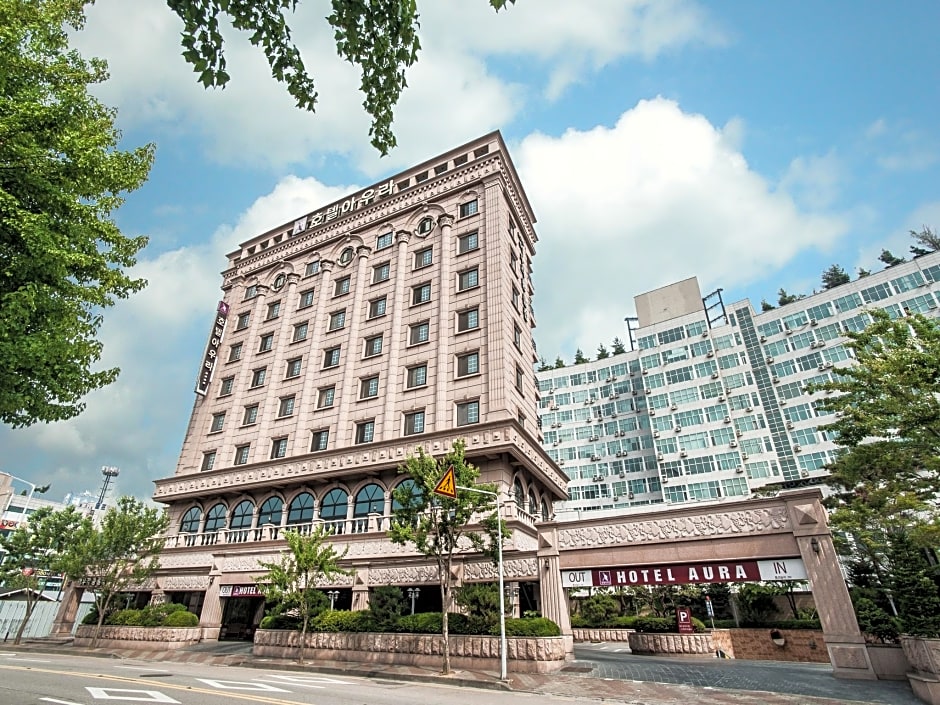 Aura Hotel