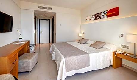 Double Room with Balcony and Pool View