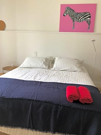 Chambre indépendante au Manoir de la Célinais côté jardin