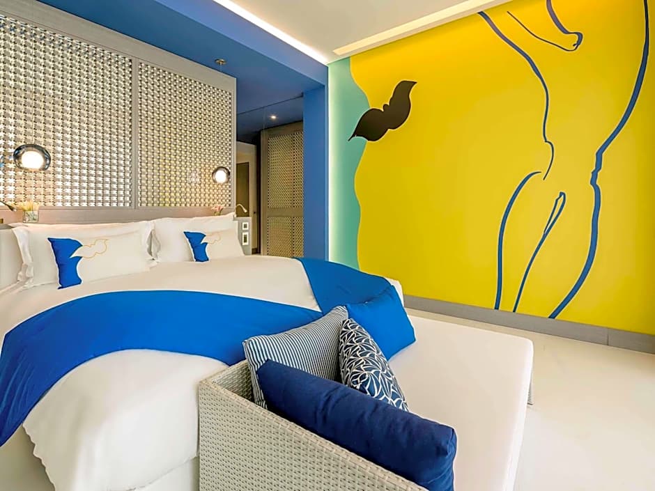 Photo 1 of 10 of Luxury 1 King Bed, Garden View, Terrace