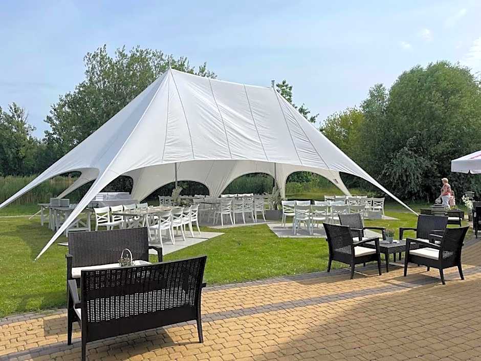 Hotel Victor Pruszkow DeSilva