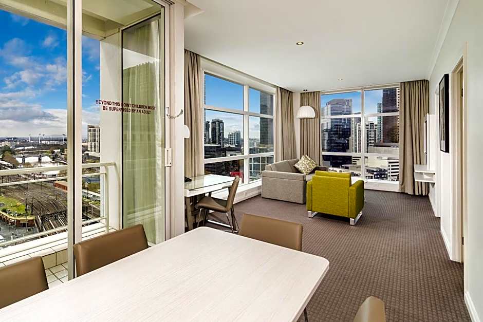 Clarion Suites Gateway
