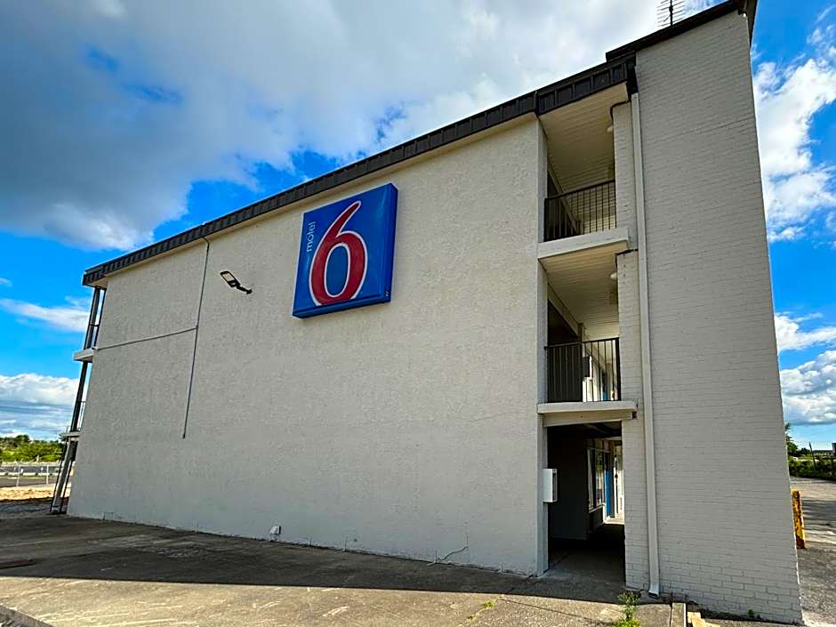 Motel 6 Richmond, KY EKU Campus Area