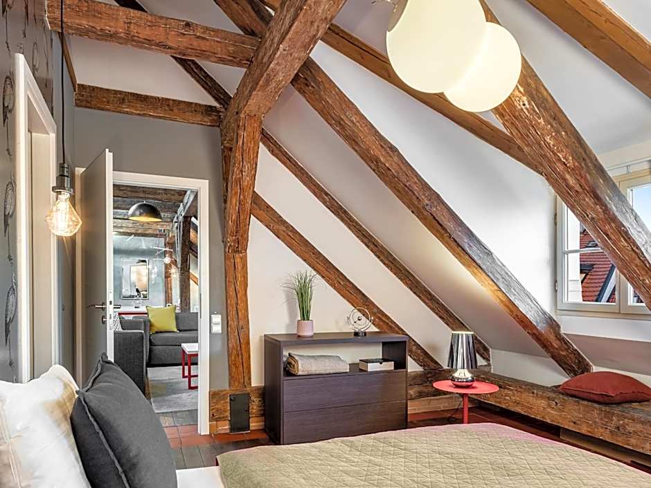 4 Arts Apartments by Adrez