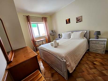 Deluxe Double Room with Side Sea View