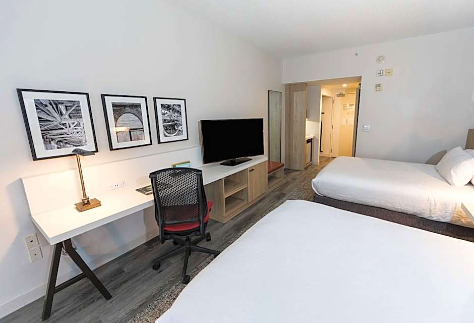 Photo 1 of 4 of 2 Queen Beds, Hearing Accessible