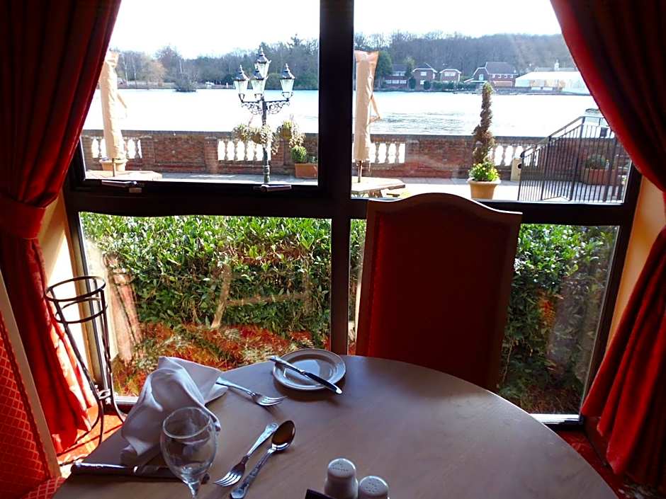 Lakeside International Hotel