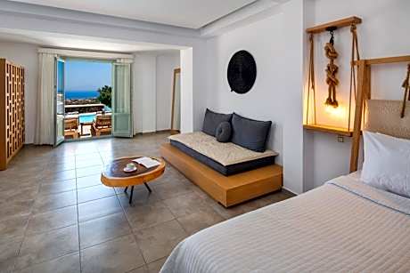 Pool Suite with Sea View