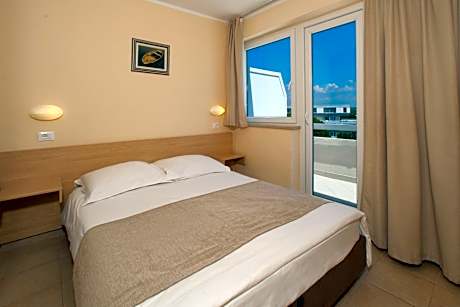 Classic Family Room with Balcony