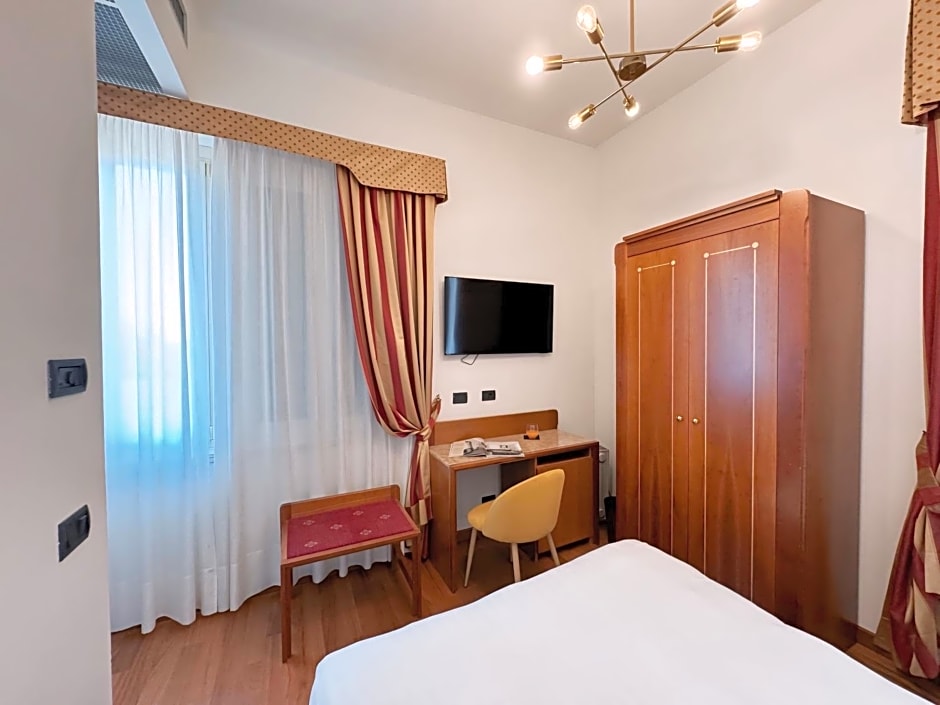 Rechigi Park Hotel
